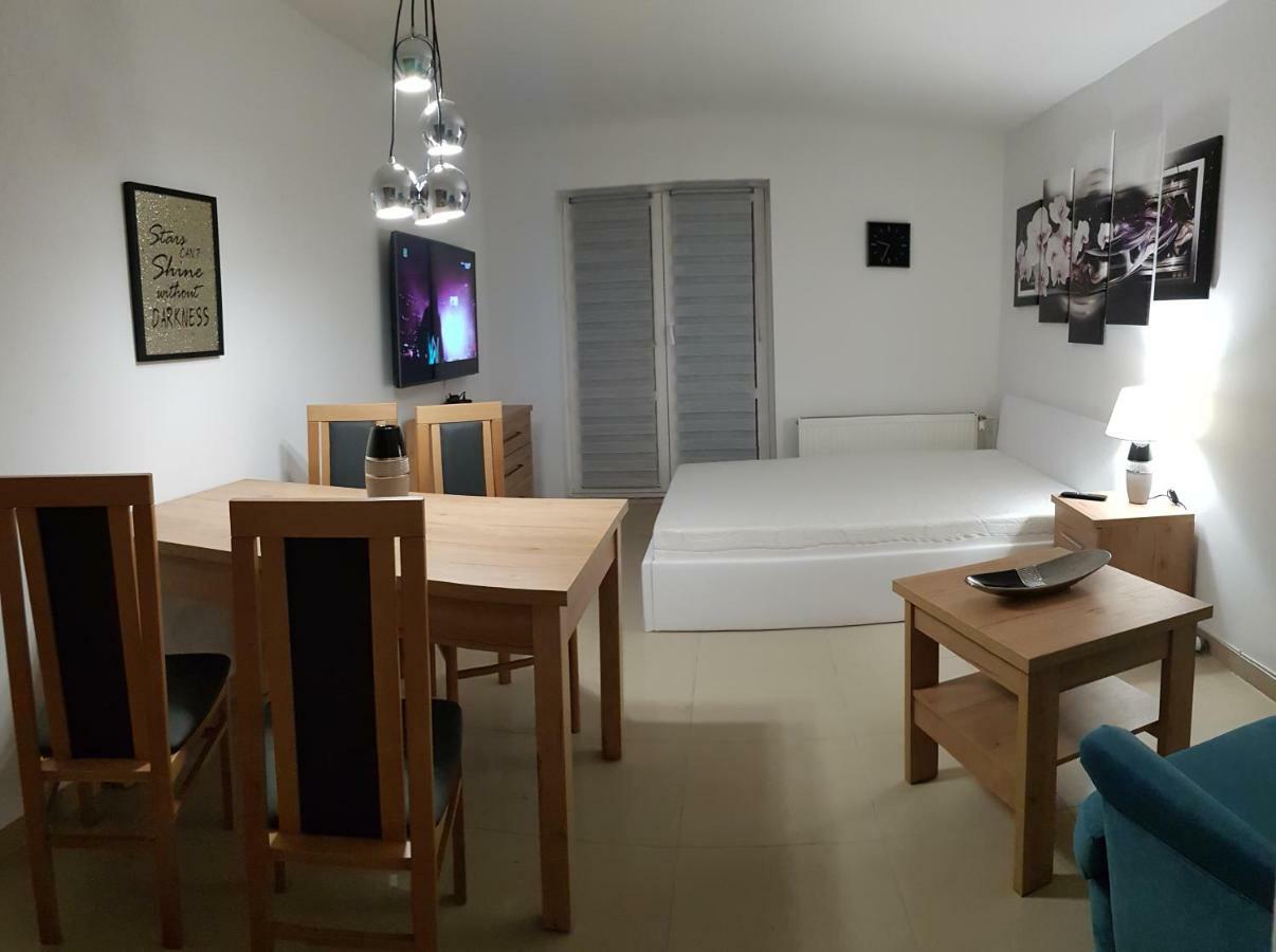 Apartamenty Rest Studio Self Check-In 24H Битом Екстериор снимка