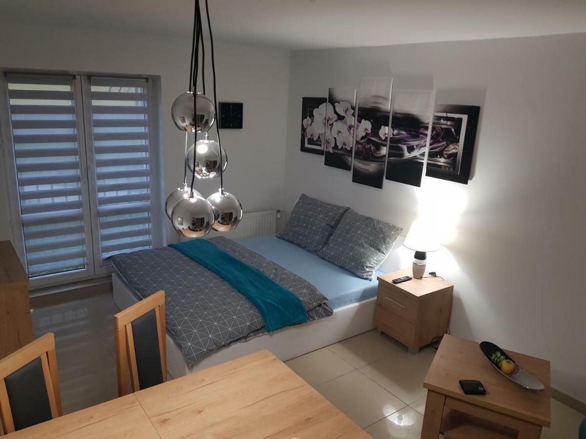 Apartamenty Rest Studio Self Check-In 24H Битом Екстериор снимка