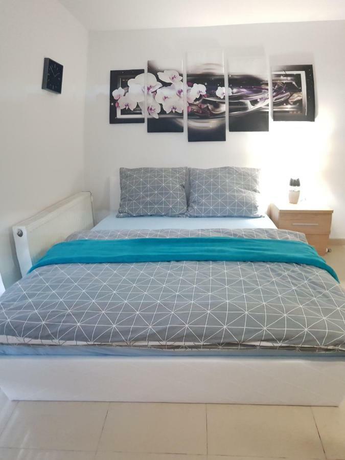 Apartamenty Rest Studio Self Check-In 24H Битом Екстериор снимка